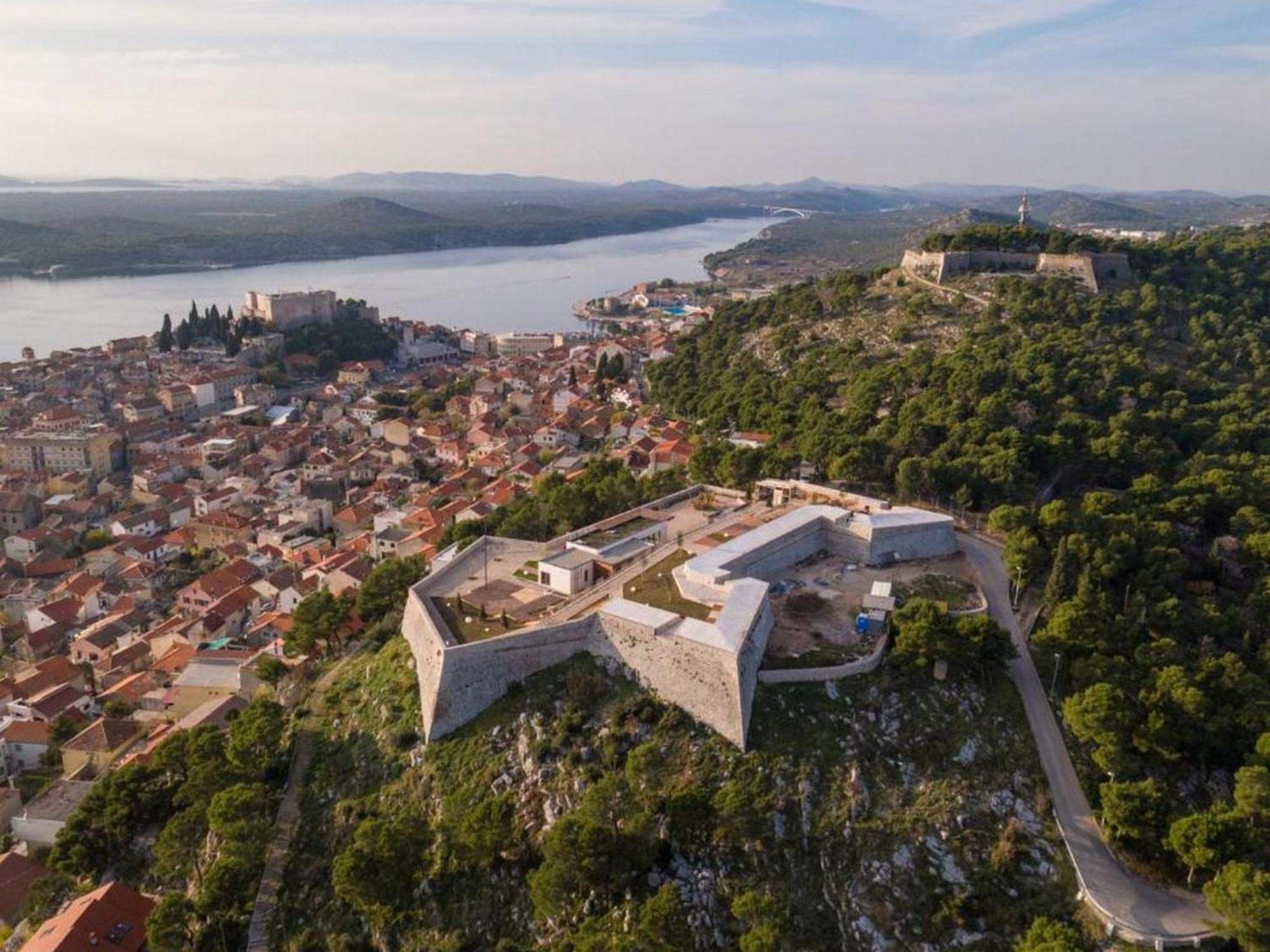Home Lucic Lozovac Bagian luar foto