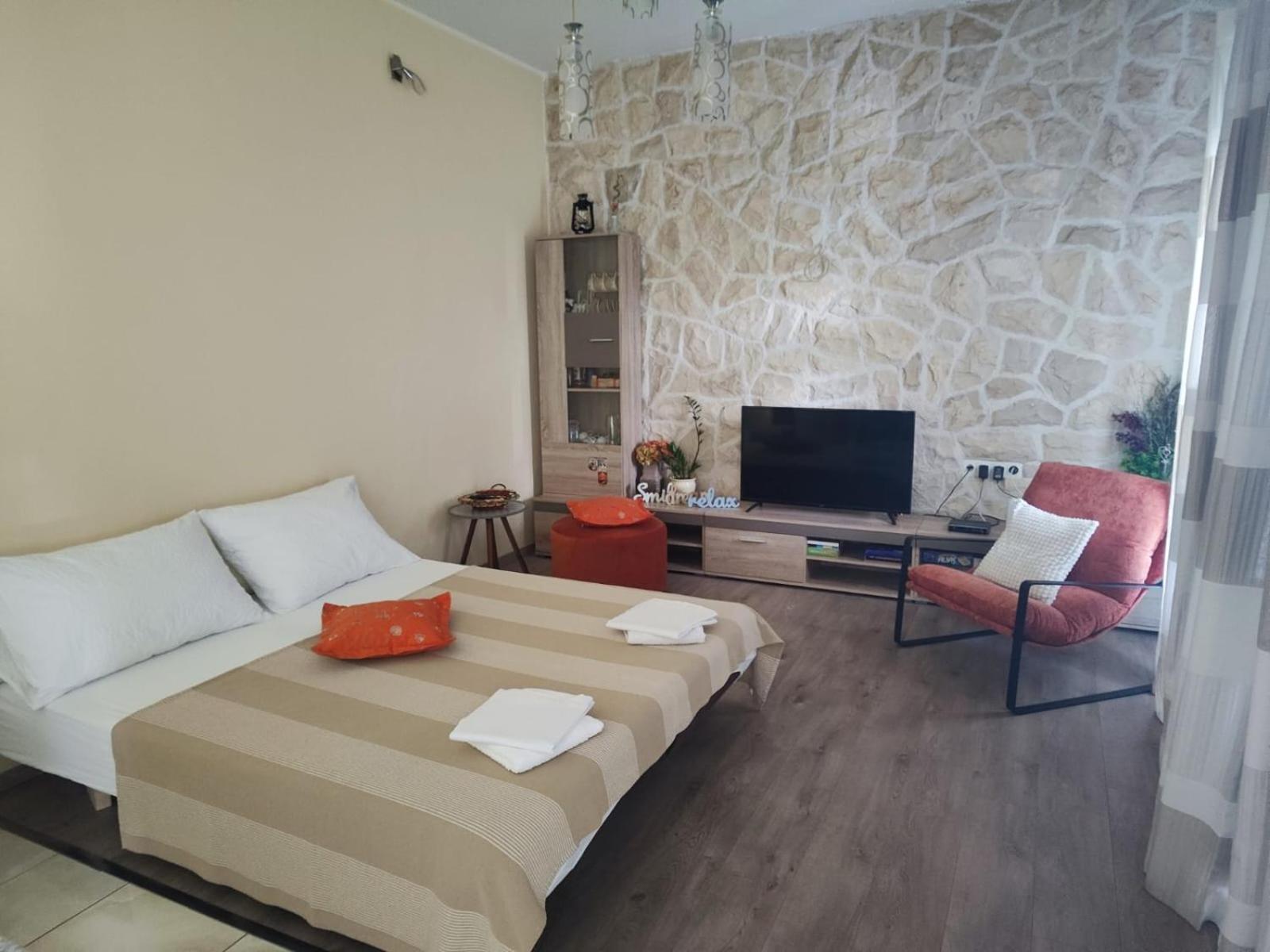 Home Lucic Lozovac Bagian luar foto